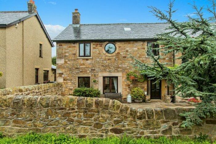 2 Bedroom Barn Conversion To Rent In Whittle Hill, Preston, PR4