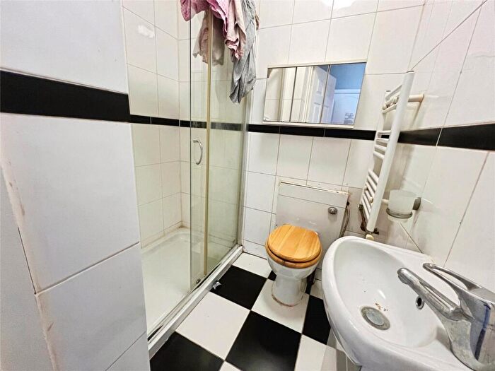 3 Bedroom Terraced House For Sale In Salt Hill Way, Slough, Berkshire, SL1