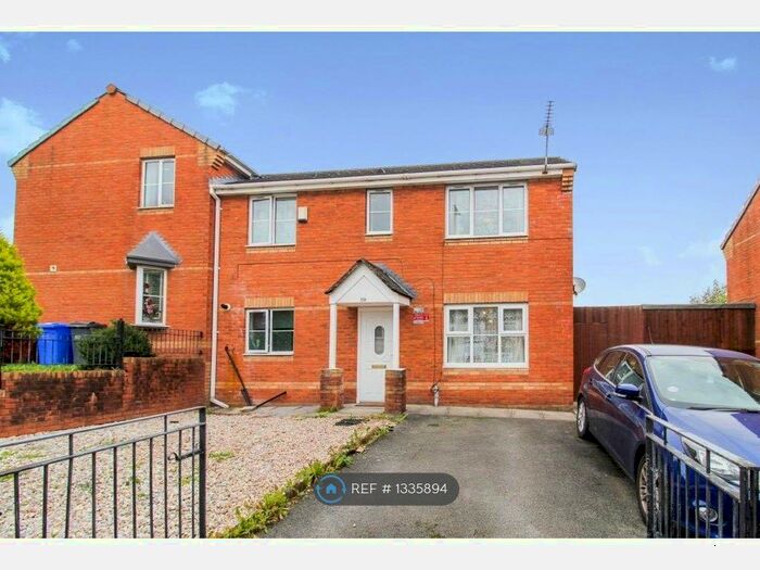 3 Bedroom Semi-Detached House To Rent In Hacking Street, Salford, M7