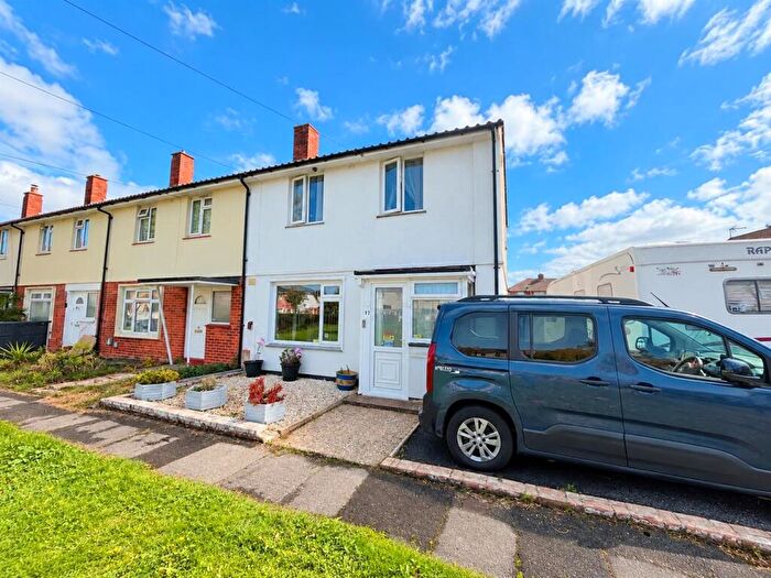 2 Bedroom End Of Terrace House For Sale In Lapthorn Close, Gosport, PO13