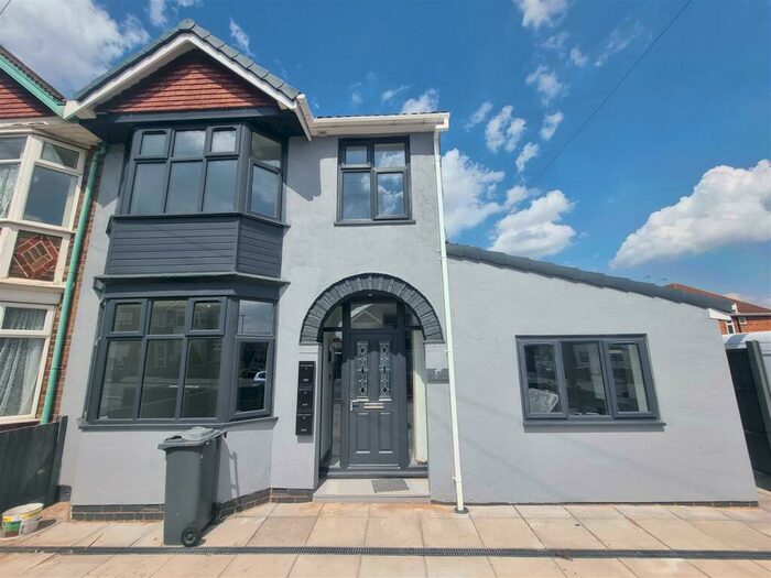 Studio To Rent In Woodbridge Road, Belgrave, Leicester, LE4