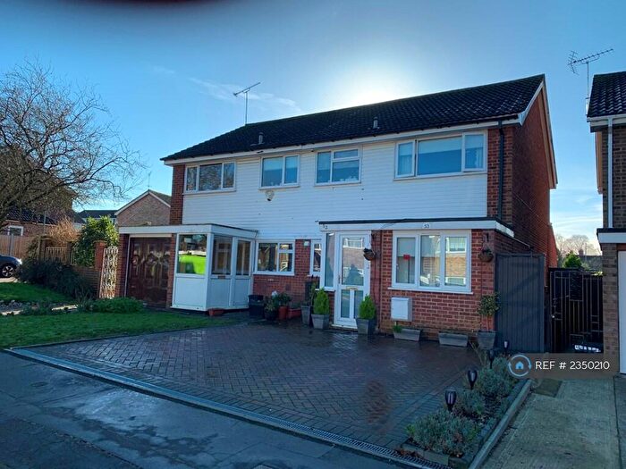 4 Bedroom Semi-Detached House To Rent In Gumping Road, Orpington, BR5