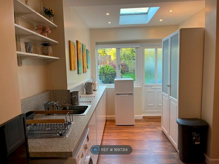 Studio To Rent In Edgware, Edgware, HA8