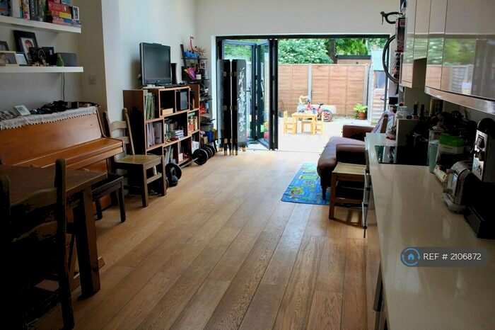2 Bedroom Flat To Rent In Balham, Balham, SW12