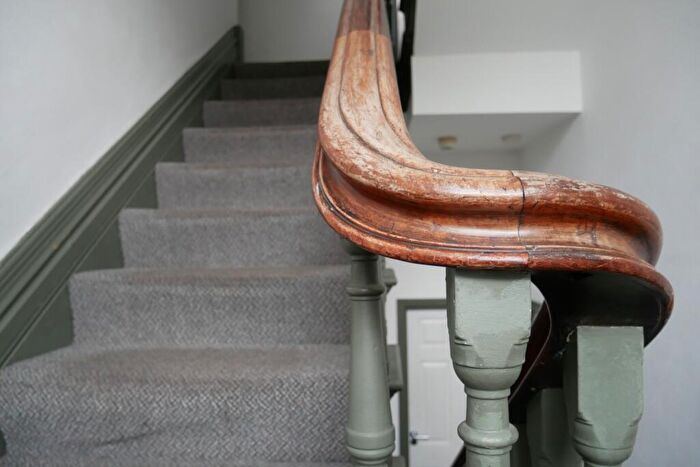 1 Bedroom Flat To Rent In Church Street, Paddock, Huddersfield, West Yorkshire, HD1