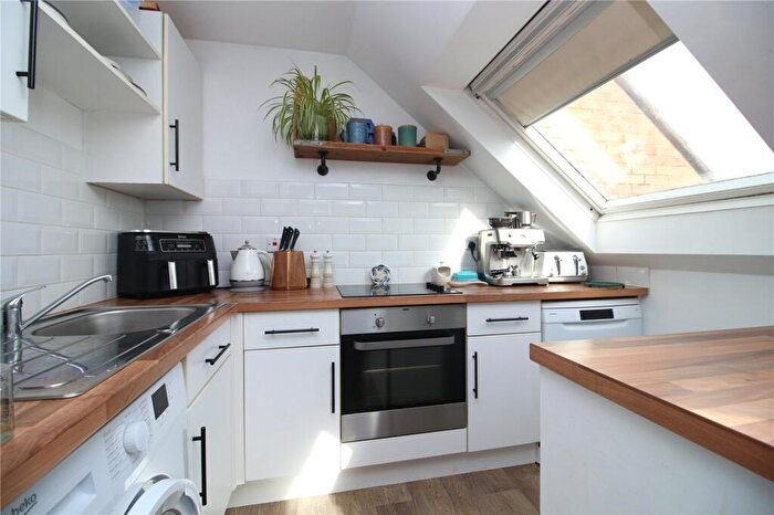 1 Bedroom Apartment For Sale In Eastlands, New Milton, Hampshire, BH25