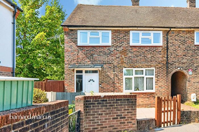 3 Bedroom End Of Terrace House For Sale In Purbeck Close, Merstham, Redhill, RH1
