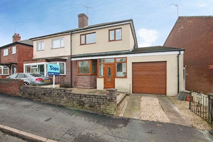 3 Bedroom Semi Detached House For Sale In Clay Lane, Oldbury, B69