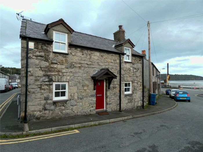2 Bedroom Detached House To Rent In Strand Street, Bangor, Gwynedd, LL57