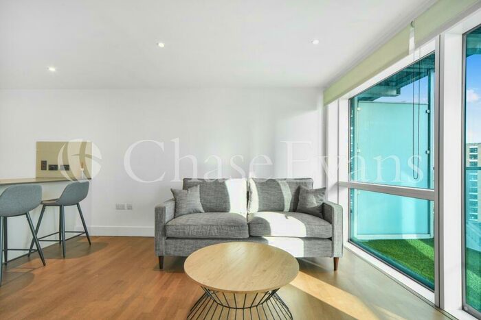 2 Bedroom Flat To Rent In Crawford Building, Whitechapel High Street, Aldgate, London, E1