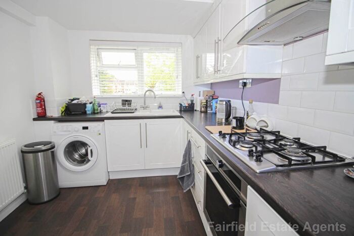1 Bedroom Flat For Sale In Gleneagles Close, South Oxhey, WD19