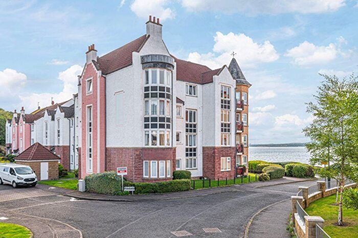 2 Bedroom Flat For Sale In Harbour Place, Dalgety Bay, KY11