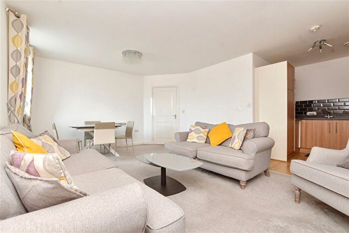 2 Bedroom Flat For Sale In Schoolgate Drive, Morden, Surrey, SM4