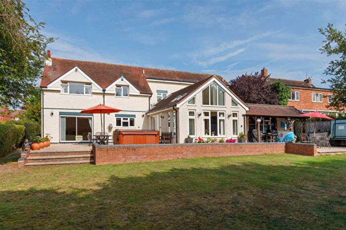 5 Bedroom Detached House For Sale In Bishopton Lane, Stratford-Upon-Avon, CV37