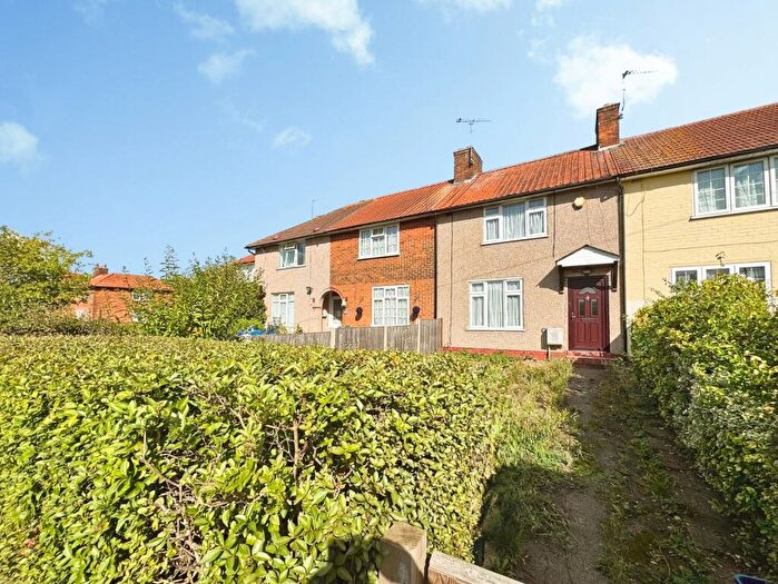 2 Bedroom House For Sale In Dean Walk, Edgware, HA8