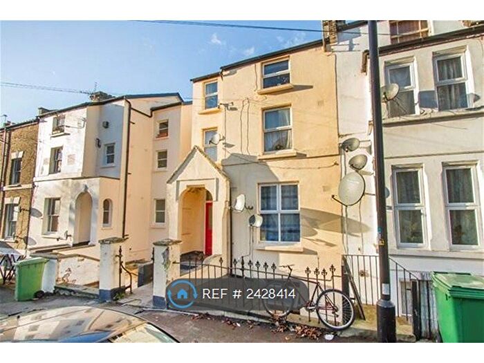 1 Bedroom Flat To Rent In Rye Hill Park, London, SE15