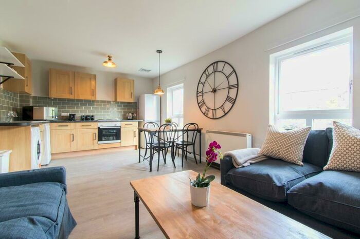 4 Bedroom Flat To Rent In Morrison Circus, Edinburgh, EH3