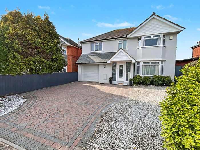 4 Bedroom Detached House For Sale In Christchurch, BH23