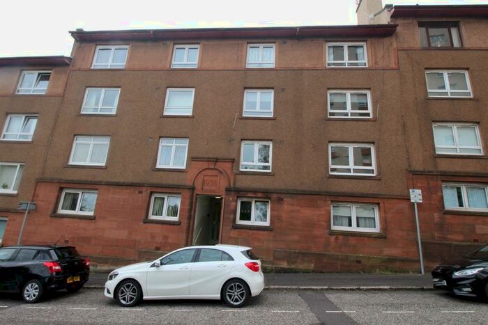 2 Bedroom Flat To Rent In Bearhope Street, Greenock, PA15