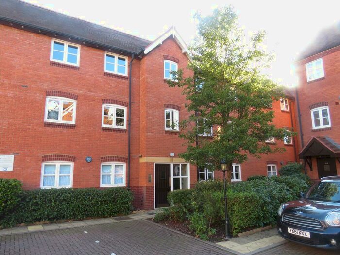 2 Bedroom Apartment To Rent In Bowling Green Street, Warwick, CV34