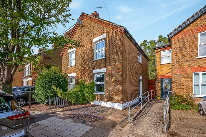 2 Bedroom Semi-Detached House For Sale In Aylesbury Road, Bromley South, BR2