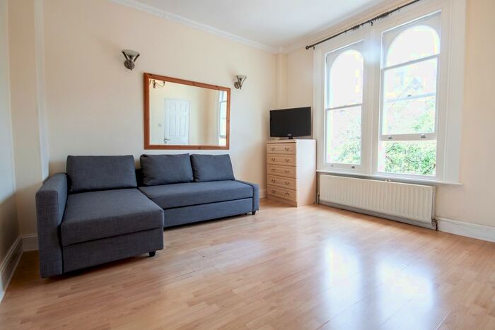 Studio To Rent In Fff, Lowfield Road, West Hampstead, NW6