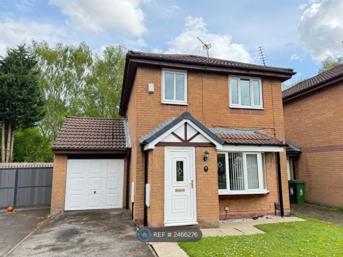 3 Bedroom Detached House To Rent In Linden Way, Droylsden, Manchester, M43
