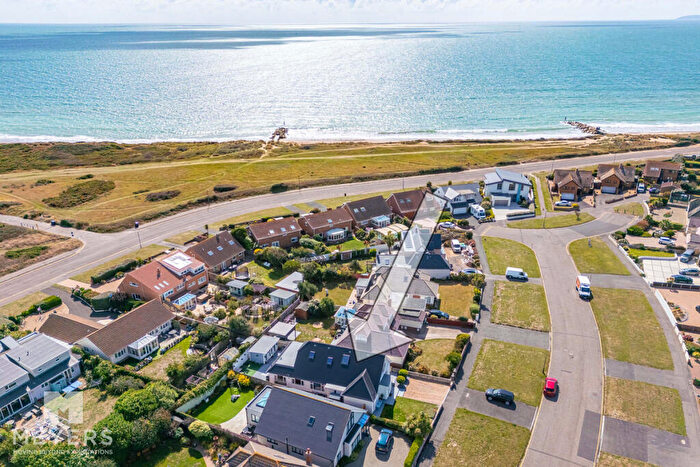 6 Bedroom Detached House For Sale In Clowes Avenue, Bournemouth, BH6