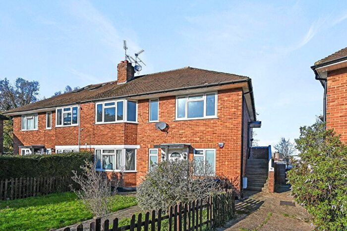 2 Bedroom Maisonette To Rent In Hathaway Gardens, West Ealing, W13