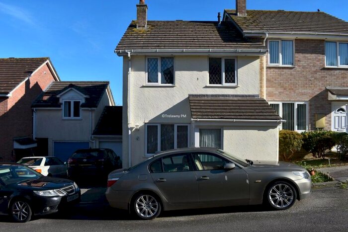 3 Bedroom Property To Rent In Boscundle Avenue, TR11