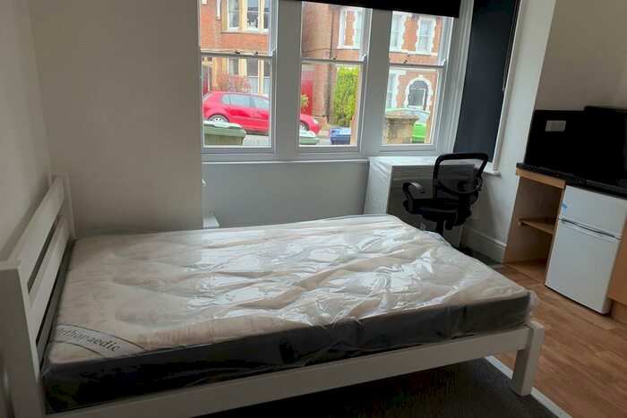 1 Bedroom Apartment To Rent In Studio Divinity Road, Oxford, Oxford, OX4