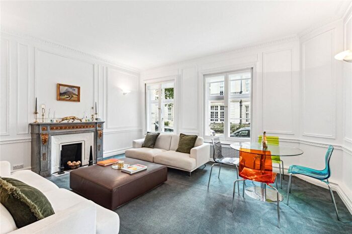 2 Bedroom Flat For Sale In Mansfield Street, London, W1G