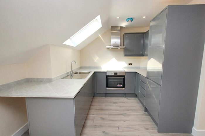 2 Bedroom Flat To Rent In Walton Road, Aylesbury, HP21