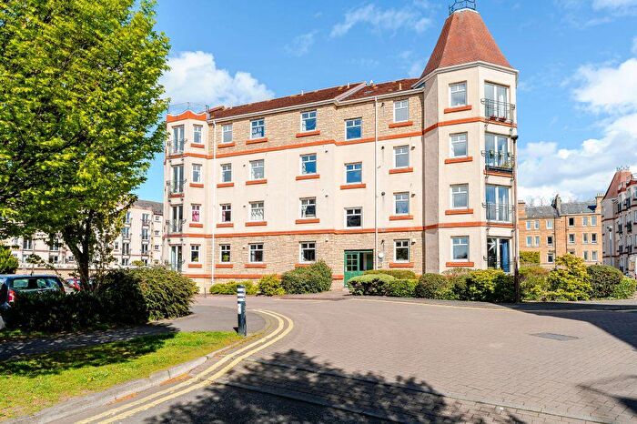 2 Bedroom Flat For Sale In / Sinclair Place, Gorgie, Edinburgh, EH11