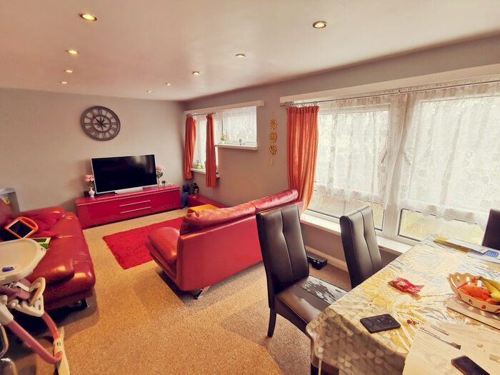 3 Bedroom Flat To Rent In Ascupart Street, Southampton, SO14