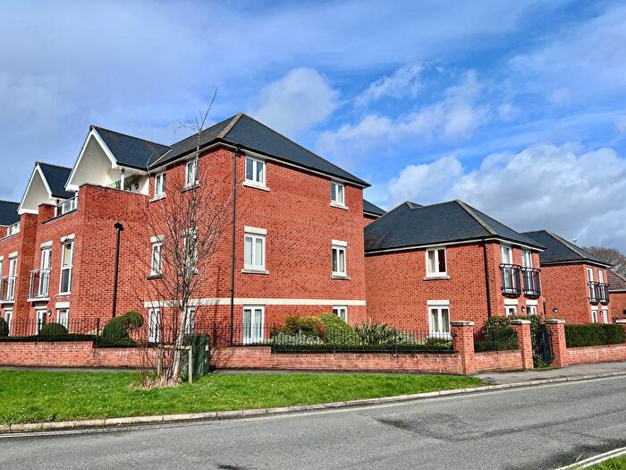 2 Bedroom Flat For Sale In Southampton Road, Hythe, SO45