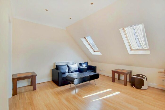 1 Bedroom Flat To Rent In High Street, Colliers Wood, SW19