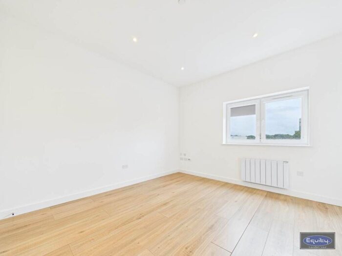 1 Bedroom Flat To Rent In Heather Court, Sidcup, Kent, DA14