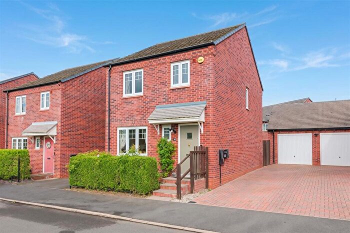 3 Bedroom Detached House For Sale In Tarn Rise, Nuneaton, CV11