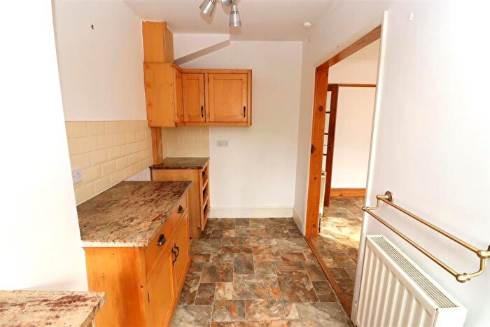 3 Bedroom End Of Terrace House For Sale In Broadfield Road, Barnstaple, EX32