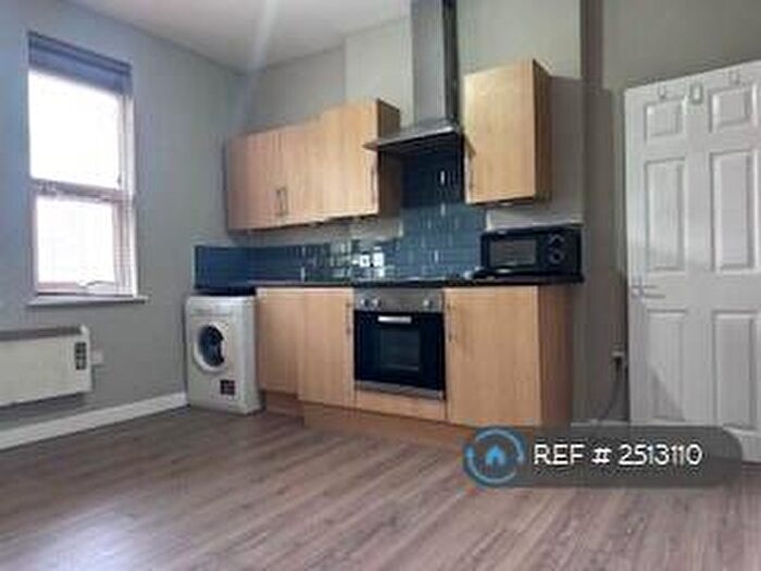 1 Bedroom Flat To Rent In Dagnall Park, London, SE25