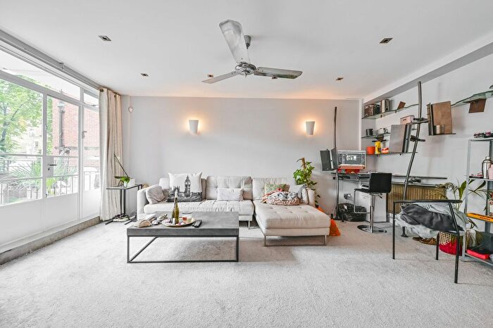 2 Bedroom Flat To Rent In Southampton Row, Bloomsbury, London, WC1B