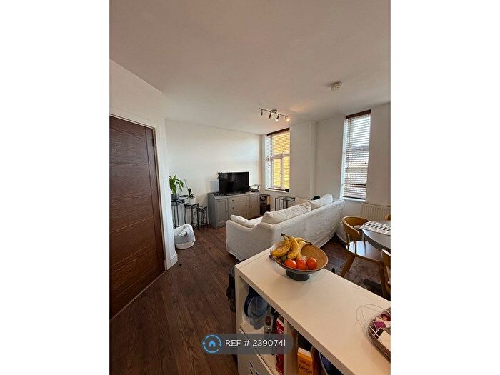 2 Bedroom Flat To Rent In The Bronze House, London, SE26