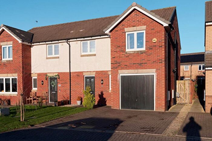 3 Bedroom Semi Detached House For Sale In Northbrae View, Bishopton, PA7