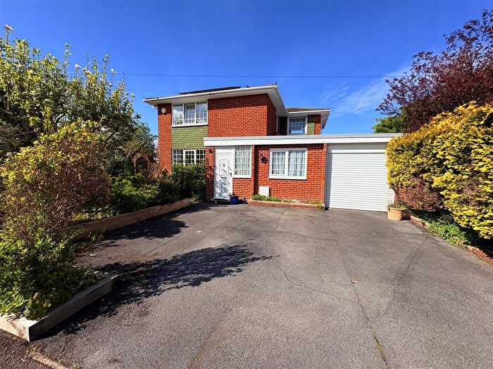 4 Bedroom Detached House For Sale In Croftlands Avenue, Stubbington, Fareham, PO14