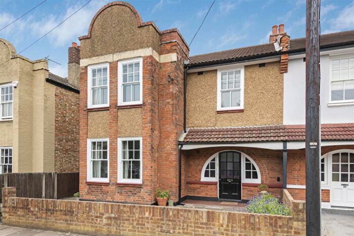 4 Bedroom Semi-Detached House For Sale In Leinster Avenue, East Sheen, SW14