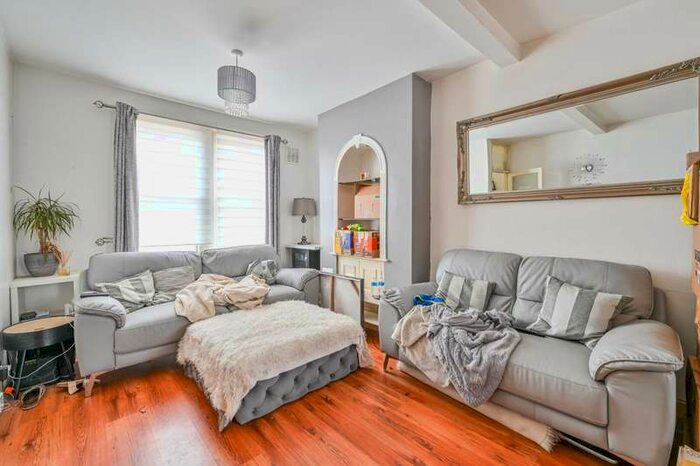 3 Bedroom House To Rent In Fifth Avenue, North Kensington, W10