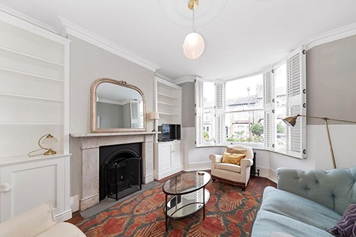 2 Bedroom Flat To Rent In Crofton Road, Southwark, London, SE5