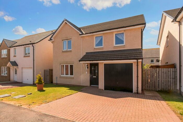 4 Bedroom Detached House For Sale In Meaford Avenue, Dunbar, EH42
