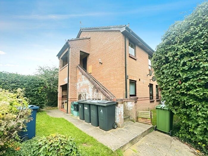 Studio To Rent In Hellyer Way, Bourne End, SL8